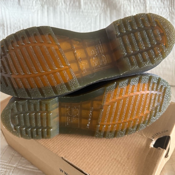 Dr. Martens Black Leather Boots UNISEX - Picture 7 of 9